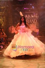 Model walk the ramp for Gauri Nainika show at Lakme Fashion Week 2011 Day 5 in Grand Hyatt, Mumbai on 15th March 2011 (29).JPG